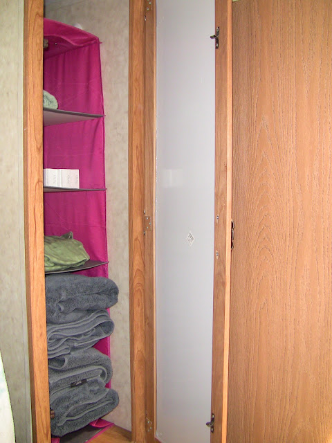 RV Basics : Saving space by using Closet Organizers